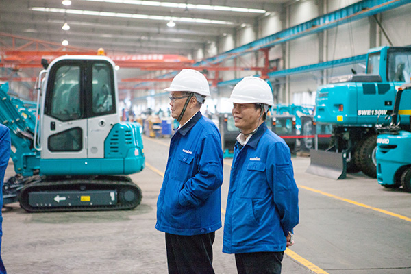 喜讯：胜游网电脑版_胜游(中国)智能朱建新荣获《长沙年鉴》2015年度十大人物奖