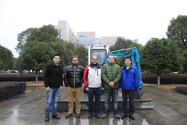 喜讯：胜游网电脑版_胜游(中国)智能朱建新荣获《长沙年鉴》2015年度十大人物奖