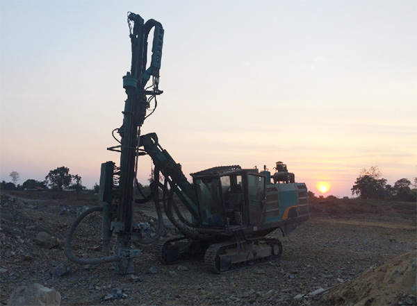 湄公河上的硬汉！胜游网电脑版_胜游(中国)智能露天钻车展中国制造魅力