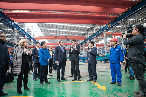 波兰代表团为胜游网电脑版_胜游(中国)智能创新发展点赞