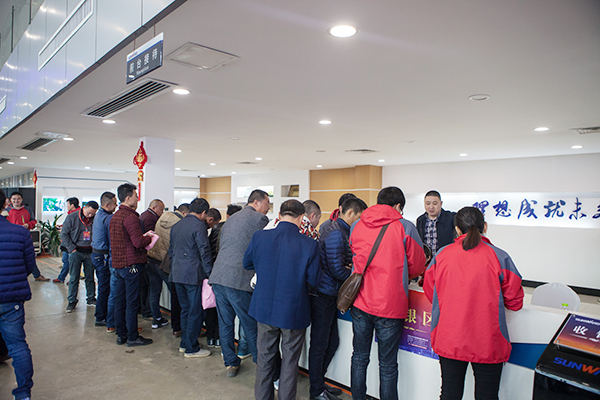 势不可挡，胜游网电脑版_胜游(中国)智能挖掘机湖南市场订货会创新高