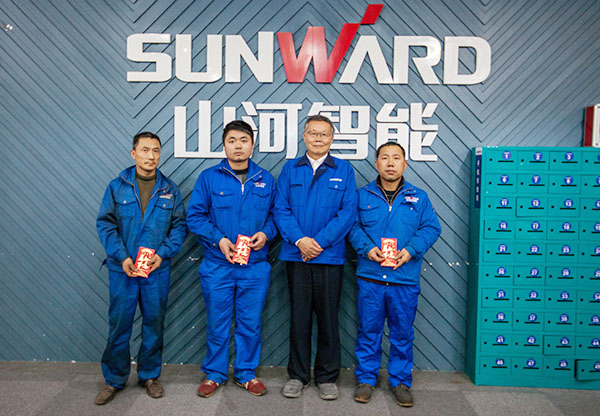 温暖！胜游网电脑版_胜游(中国)智能2017年春节慰问40名困难职工