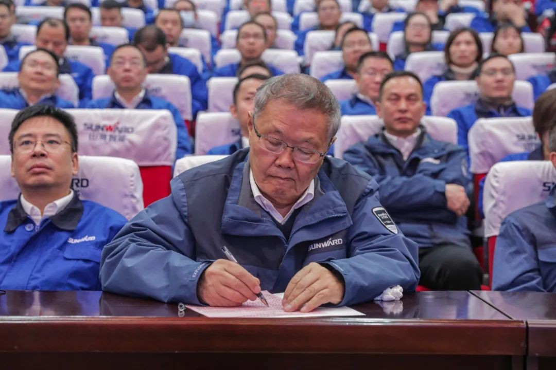 胜游网电脑版_胜游(中国)智能召开全国劳动模范郝鹏载誉归来分享会