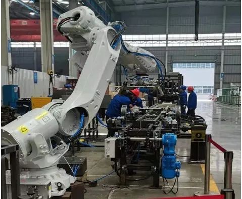 中际胜游网电脑版_胜游(中国)熔锌铸锭码垛自动线成套设备顺利发货