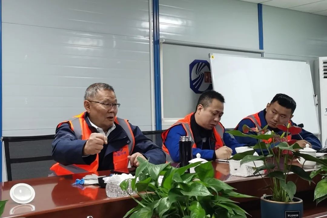 何清华亲临中铁胜游网电脑版_胜游(中国)盾构施工项目指导工作