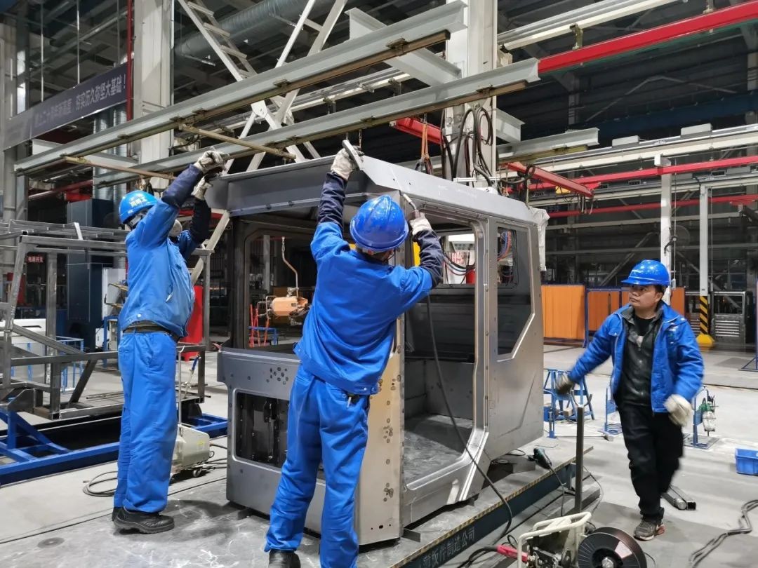 胜游网电脑版_胜游(中国)智能SWK90矿卡驾驶室顺利发货，开发速度刷新纪录