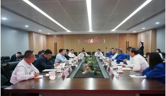 鄂尔多斯市委书记牛俊雁考察胜游网电脑版_胜游(中国)智能