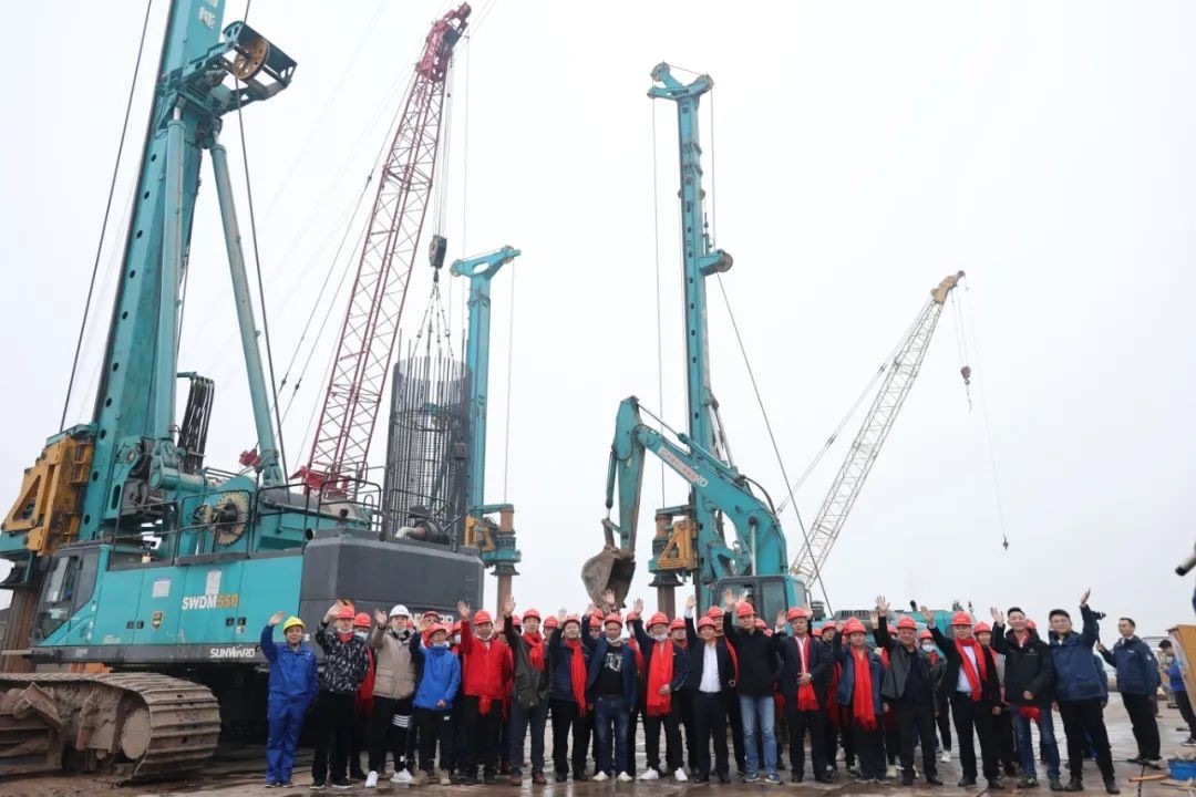 惊艳！胜游网电脑版_胜游(中国)智能低净空旋挖钻机广西获赞