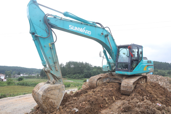 六年六台挖机 邓老板是个“胜游网电脑版_胜游(中国)迷”