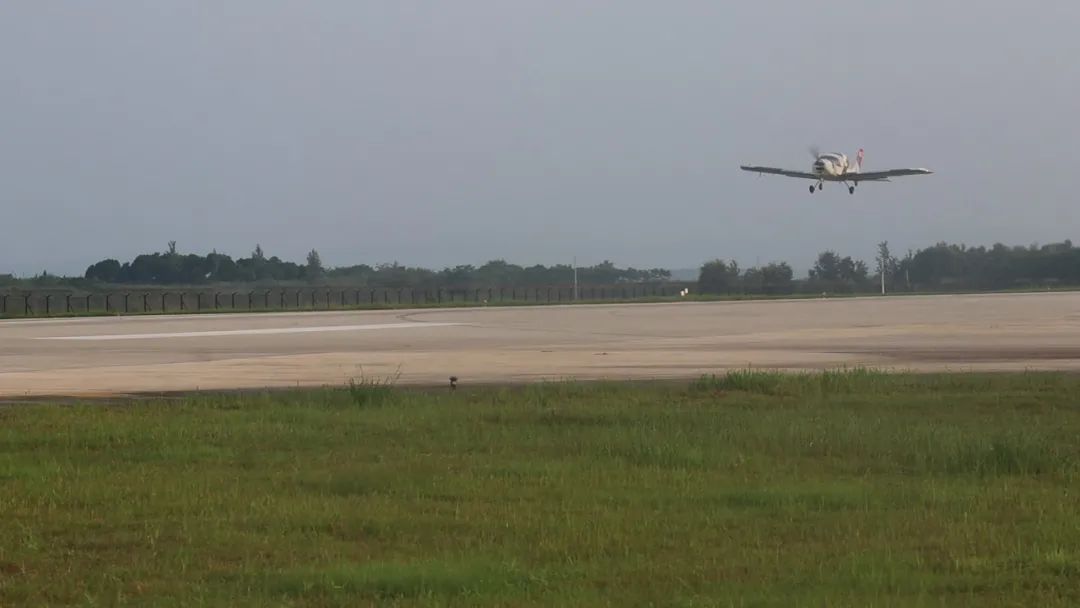 首飞！胜游网电脑版_胜游(中国)科技全新升级推出短距起降型固定翼无人机