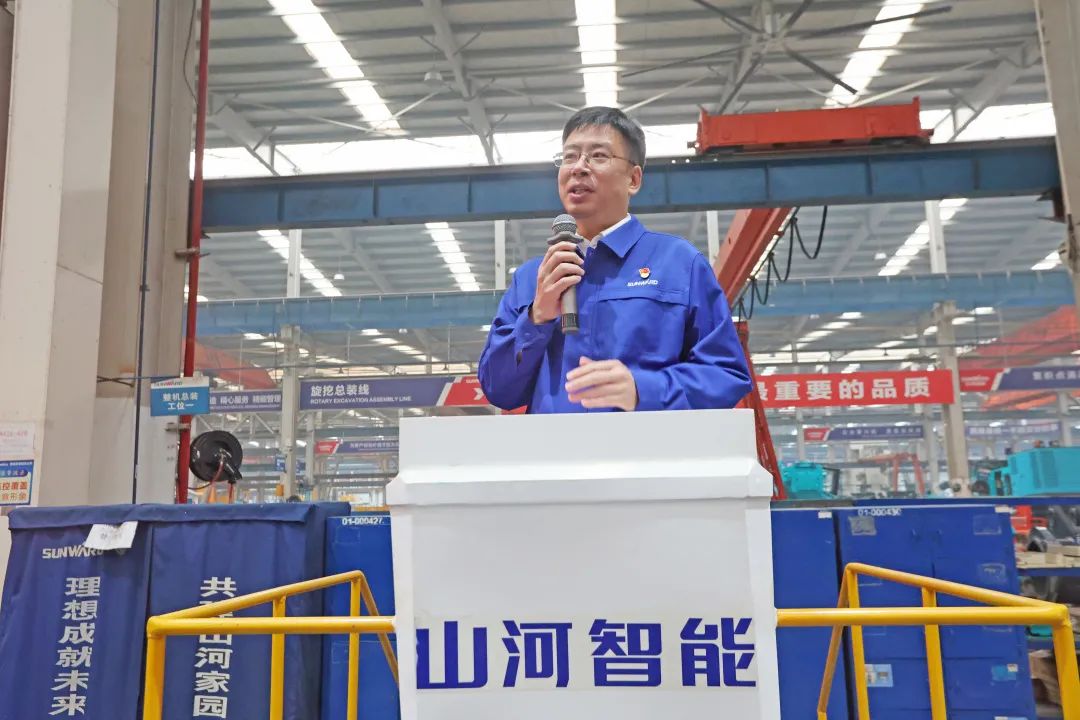 向榜样学习！胜游网电脑版_胜游(中国)智能56名职工受到职工职业技能竞赛表彰