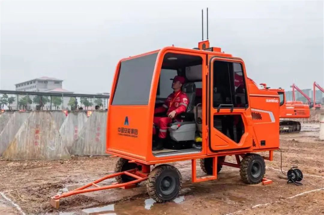 表现亮眼引关注!胜游网电脑版_胜游(中国)智能5G远程遥控挖掘机现身湖北省自然灾害工程应急救援基地