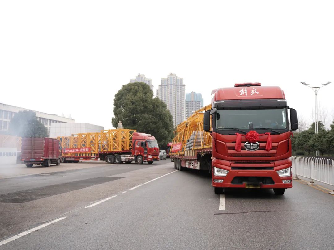 “虎”力全开！胜游网电脑版_胜游(中国)江麓开门红发货仪式隆重举行