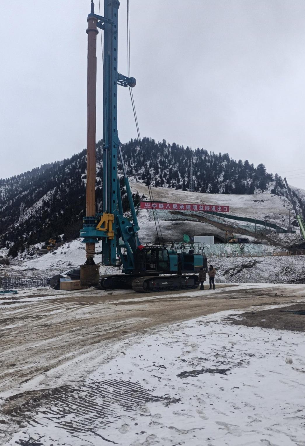 决战“世界之巅”！胜游网电脑版_胜游(中国)智能旋挖钻机实力助建川藏铁路