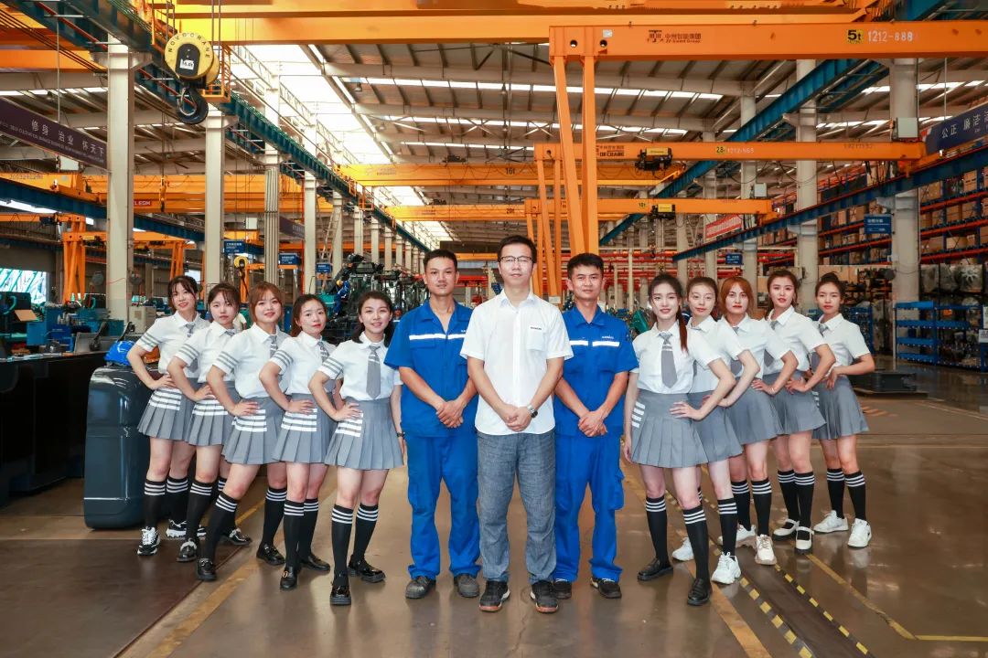 又酷又辣又炫！胜游网电脑版_胜游(中国)智能第二届挖机宝贝来了