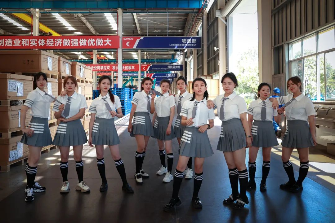 又酷又辣又炫！胜游网电脑版_胜游(中国)智能第二届挖机宝贝来了