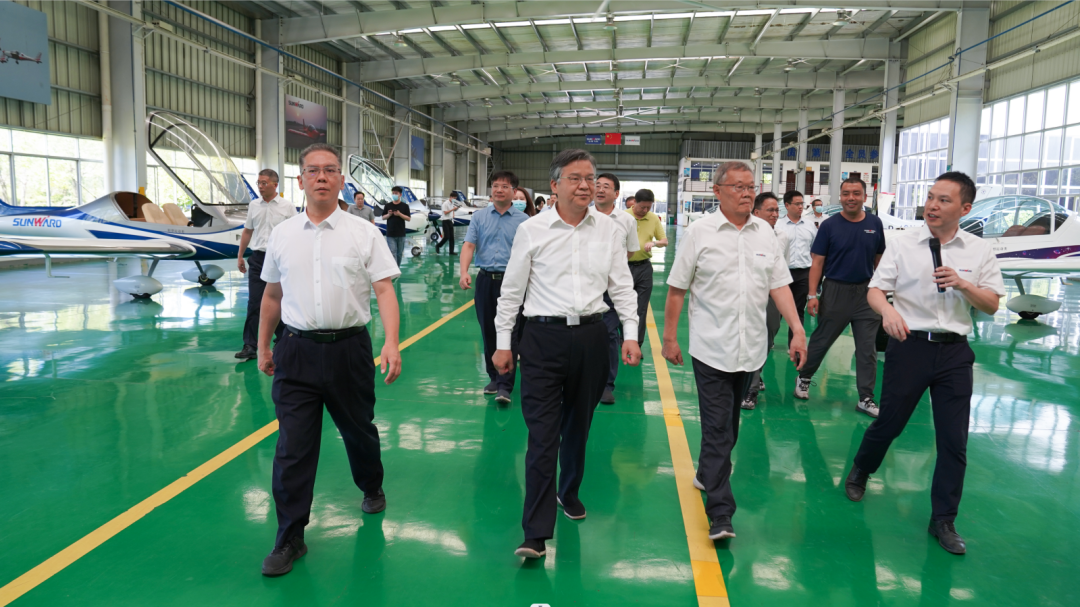 湖南省委常委、常务副省长李殿勋一行考察调研胜游网电脑版_胜游(中国)科技