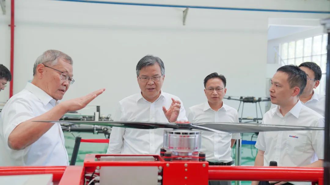 湖南省委常委、常务副省长李殿勋一行考察调研胜游网电脑版_胜游(中国)科技