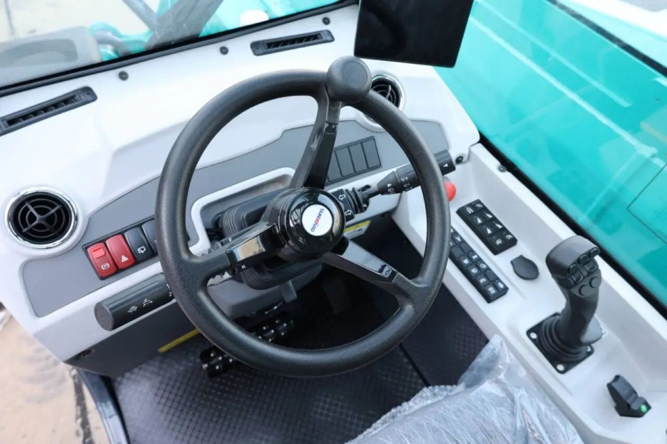 高端机型“双箭齐发”！胜游网电脑版_胜游(中国)智能两款伸缩臂叉装车成功下线