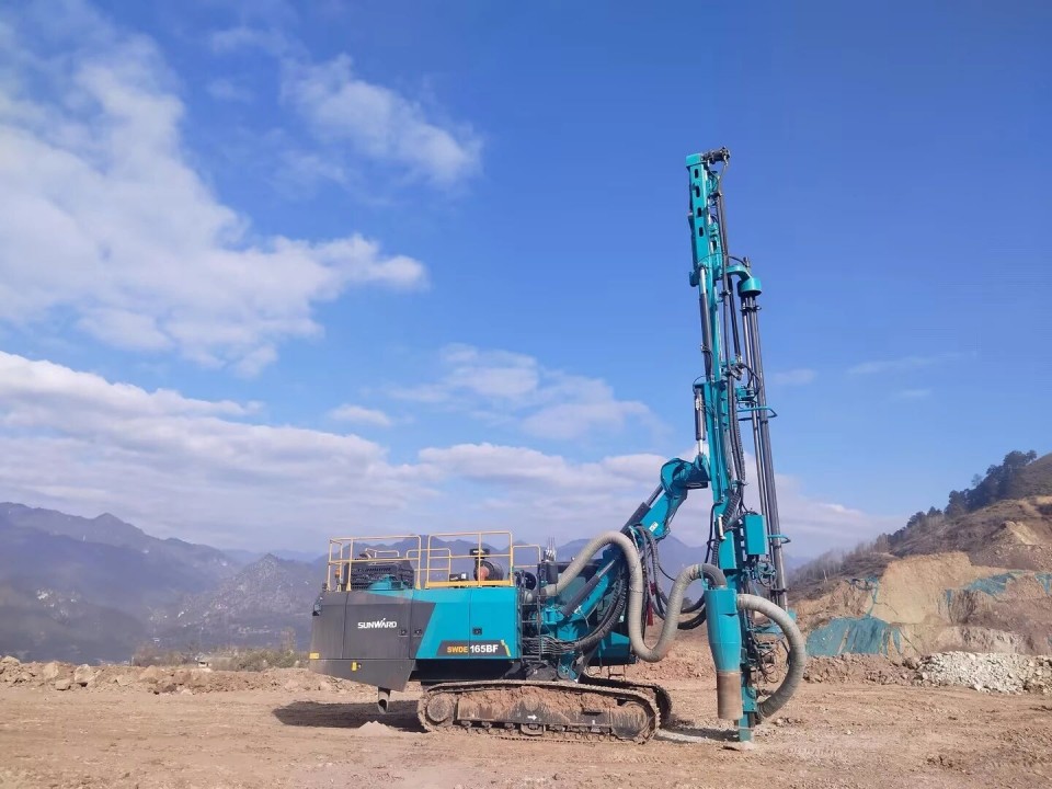 创新引领，实力见证！胜游网电脑版_胜游(中国)智能明星产品荣登“2025工程机械TOP10年度榜”