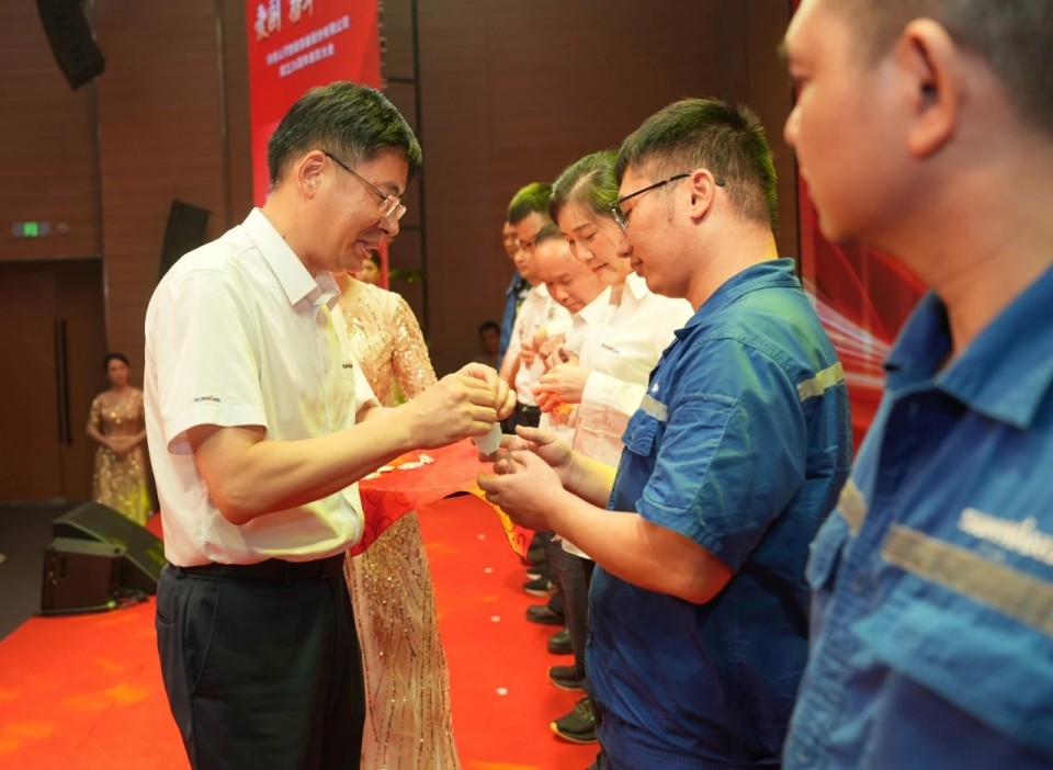 聚力前行！庆祝胜游网电脑版_胜游(中国)智能成立26周年表彰大会隆重召开