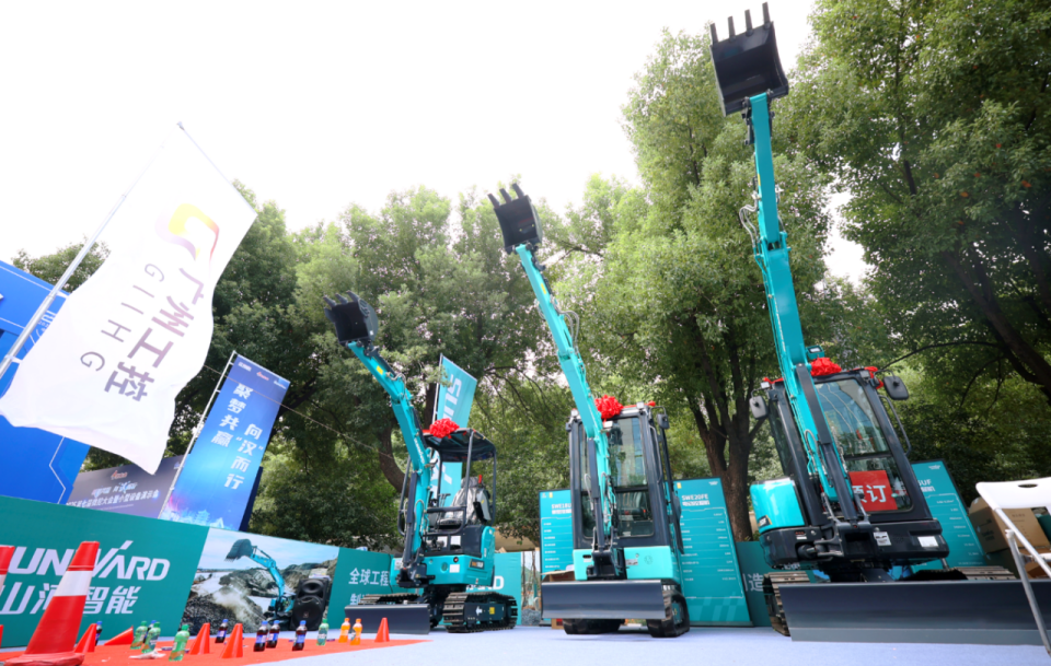 胜游网电脑版_胜游(中国)智能微挖“天团”闪耀武汉，引领绿色施工潮流