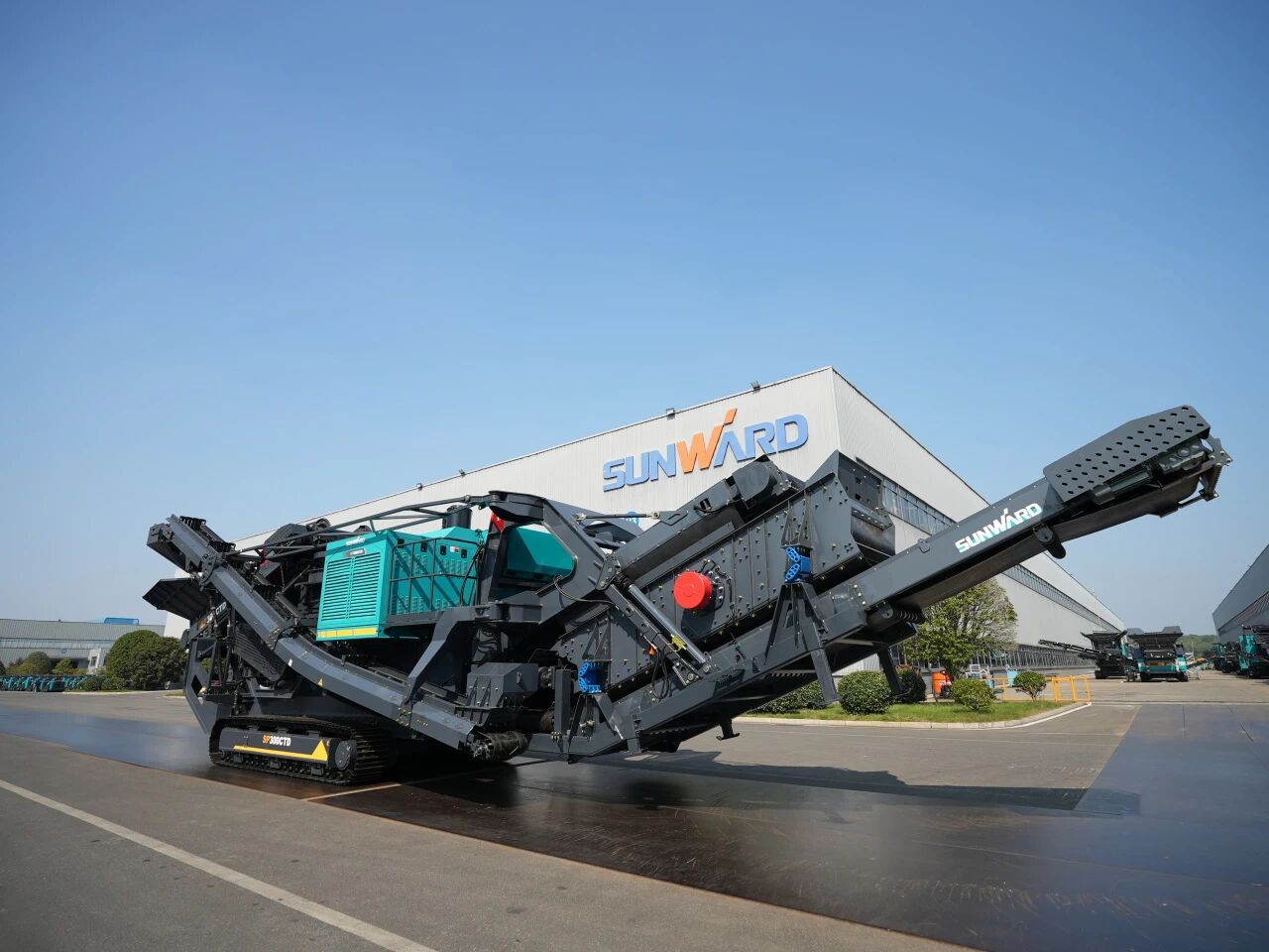 破局国际市场，无惧极寒工况！胜游网电脑版_胜游(中国)智能SP300CTD柴电两用圆锥破碎站成功下线