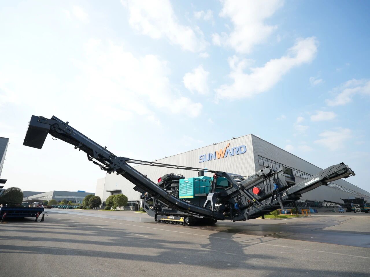 破局国际市场，无惧极寒工况！胜游网电脑版_胜游(中国)智能SP300CTD柴电两用圆锥破碎站成功下线