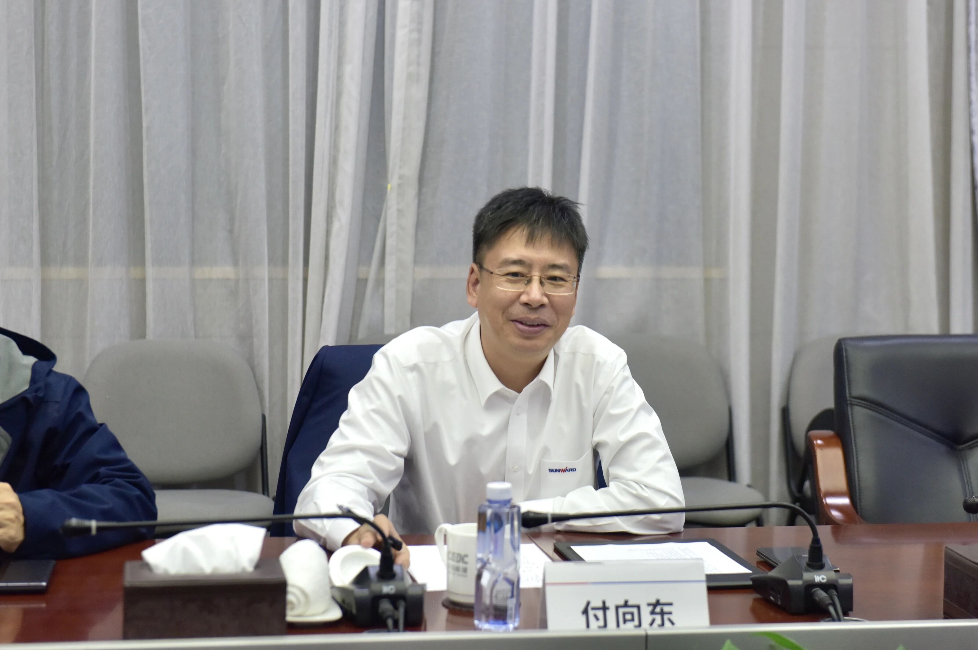 胜游网电脑版_胜游(中国)智能与易普力开展座谈交流，谱写互利共赢新篇章