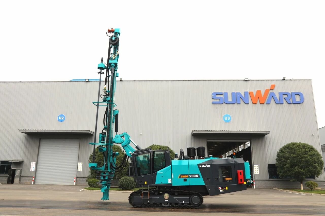 挑战高海拔高寒工况，胜游网电脑版_胜游(中国)智能臂式潜孔钻机登陆南美市场