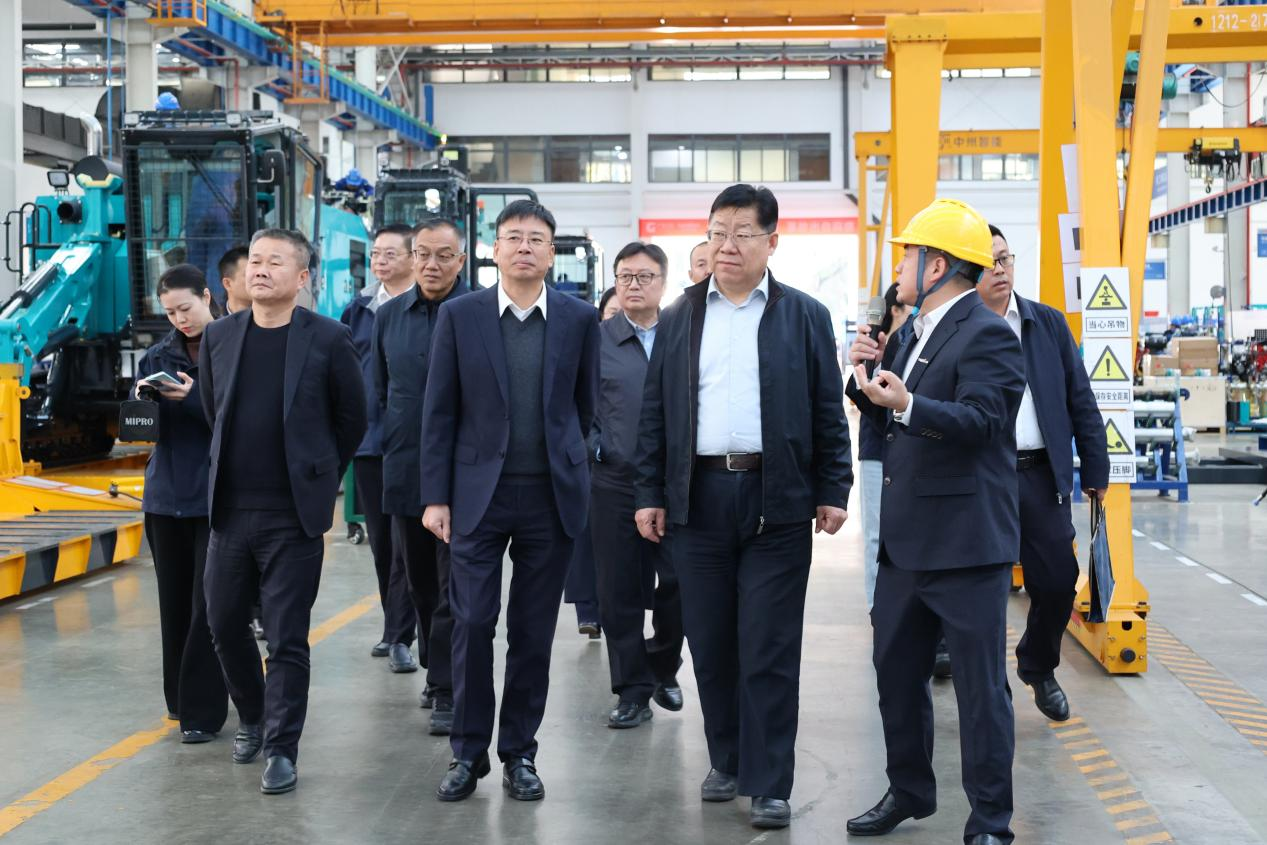 新矿投资集团党委书记、董事长王漠到访胜游网电脑版_胜游(中国)智能