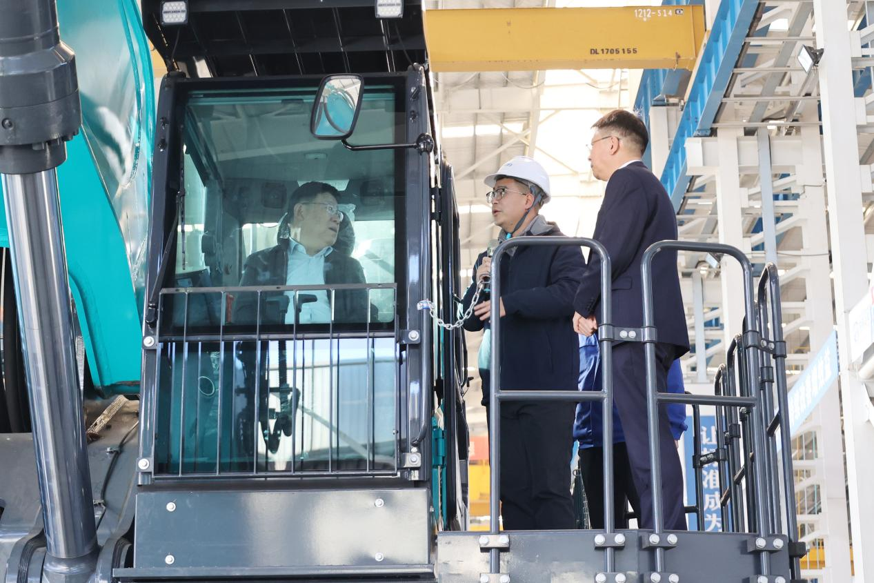 新矿投资集团党委书记、董事长王漠到访胜游网电脑版_胜游(中国)智能