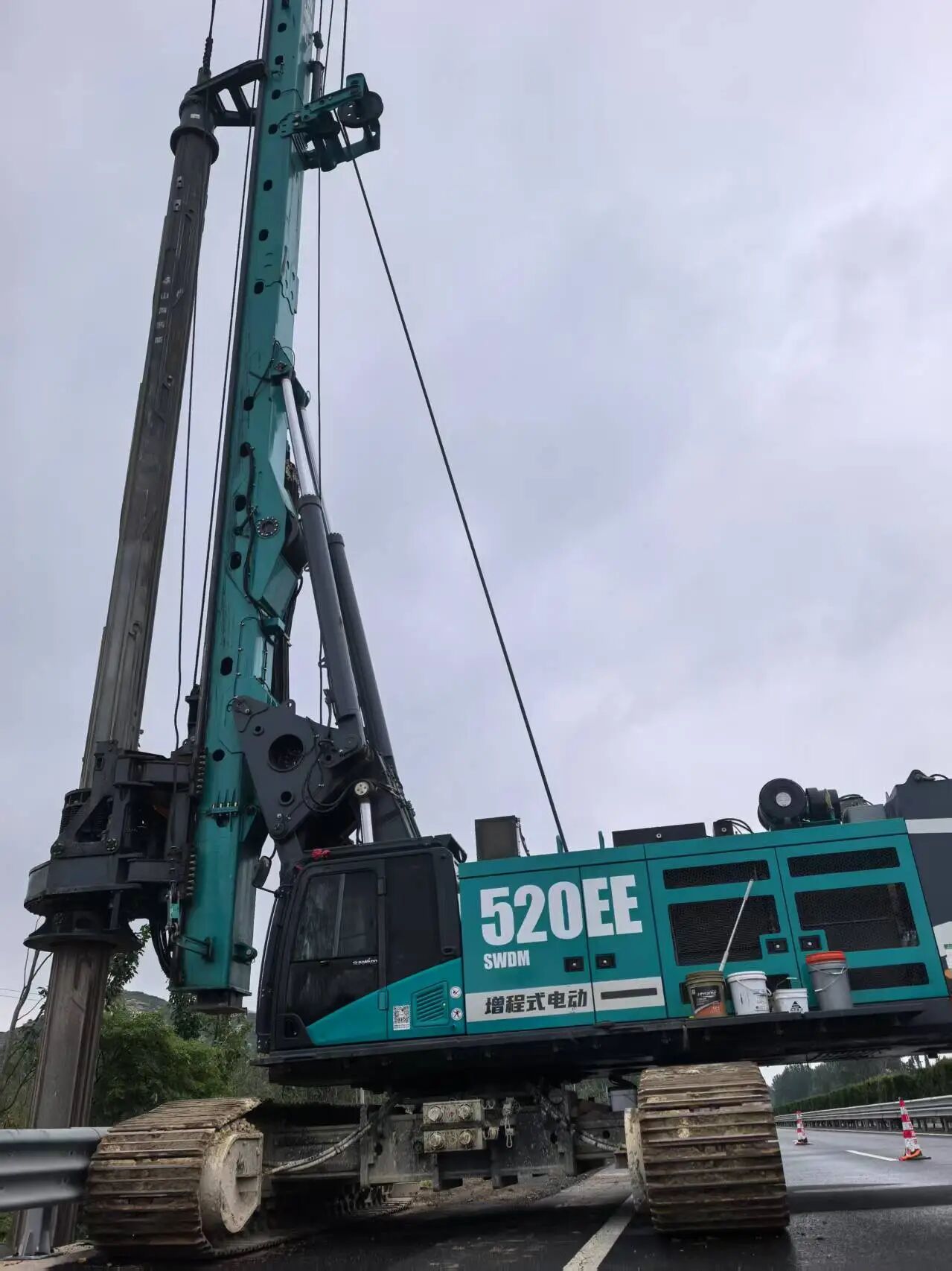 胜游网电脑版_胜游(中国)智能增程式电动旋挖钻机助力山东高速建设，绿色施工成效显著