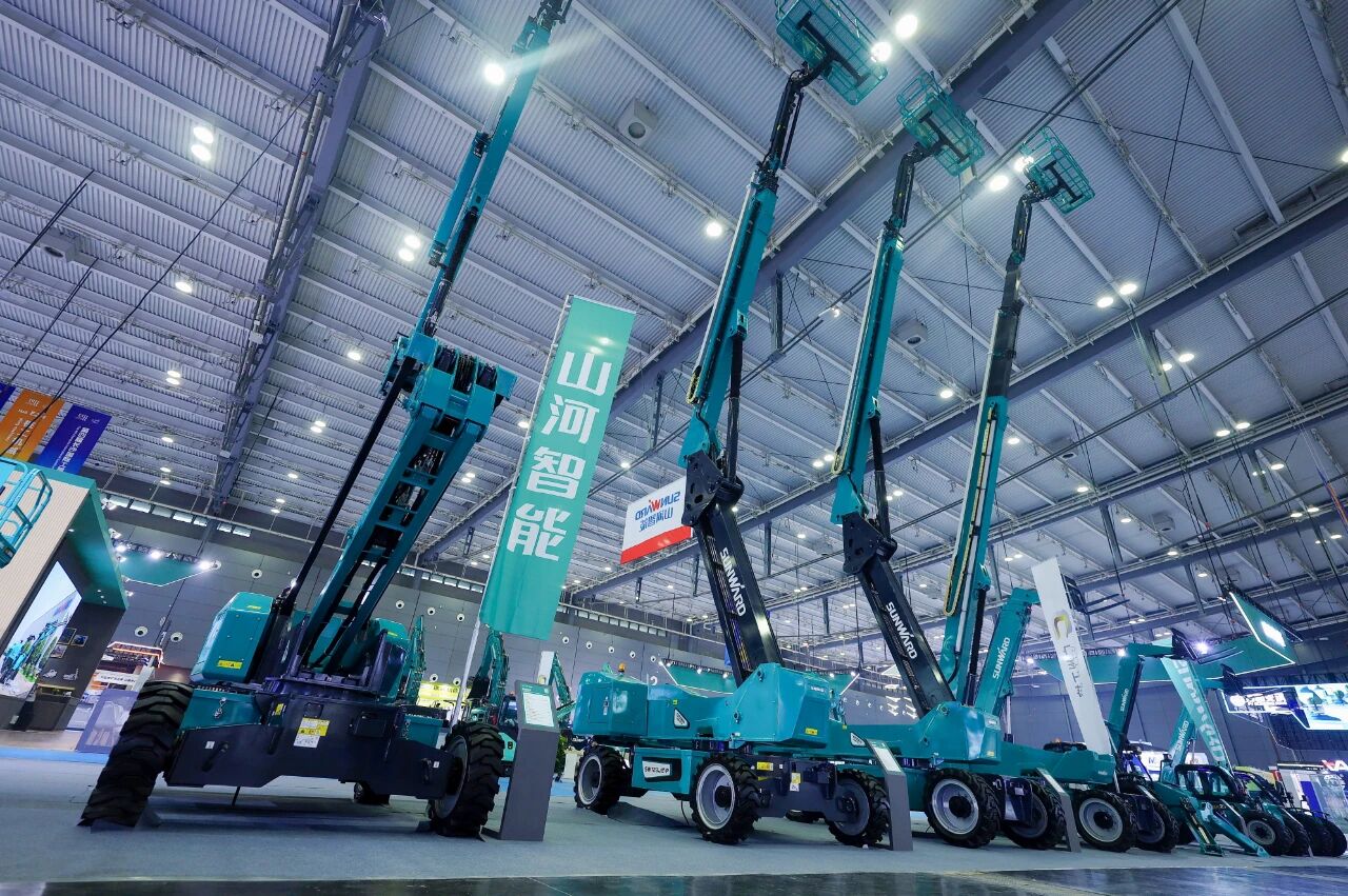 技术创新,引领行业!胜游网电脑版_胜游(中国)智能高性能臂式高空作业平台项目通过科技成果评价