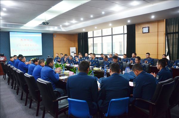 中国空军驻湘某师副师长一行考察胜游网电脑版_胜游(中国)智能