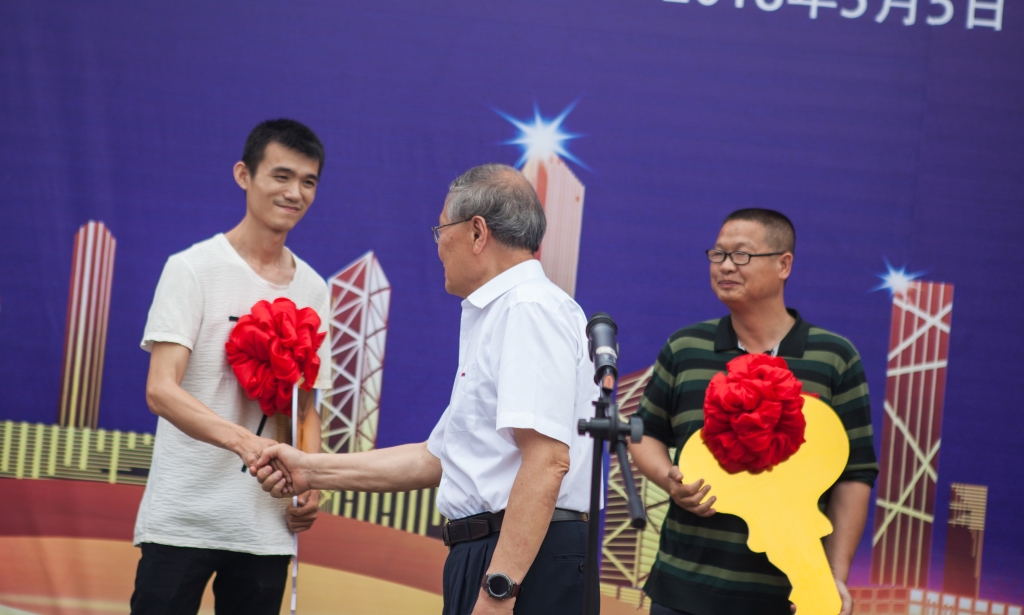 民族挖掘机品牌先导者，胜游网电脑版_胜游(中国)智能“城镇建设利器”SWE80E9荣耀上市