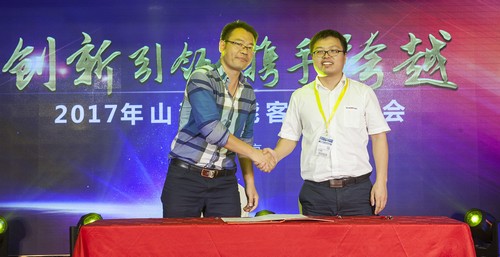 胜游网电脑版_胜游(中国)智能酷帅曾大虾，一大波美图带你亲临北京BICES展