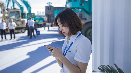 胜游网电脑版_胜游(中国)智能酷帅曾大虾，一大波美图带你亲临北京BICES展