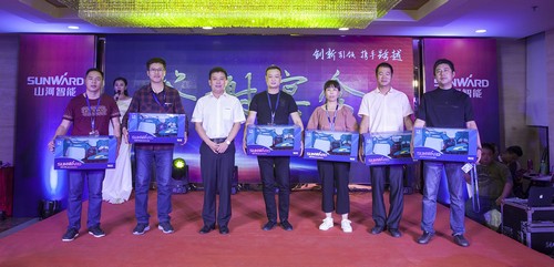 胜游网电脑版_胜游(中国)智能酷帅曾大虾，一大波美图带你亲临北京BICES展