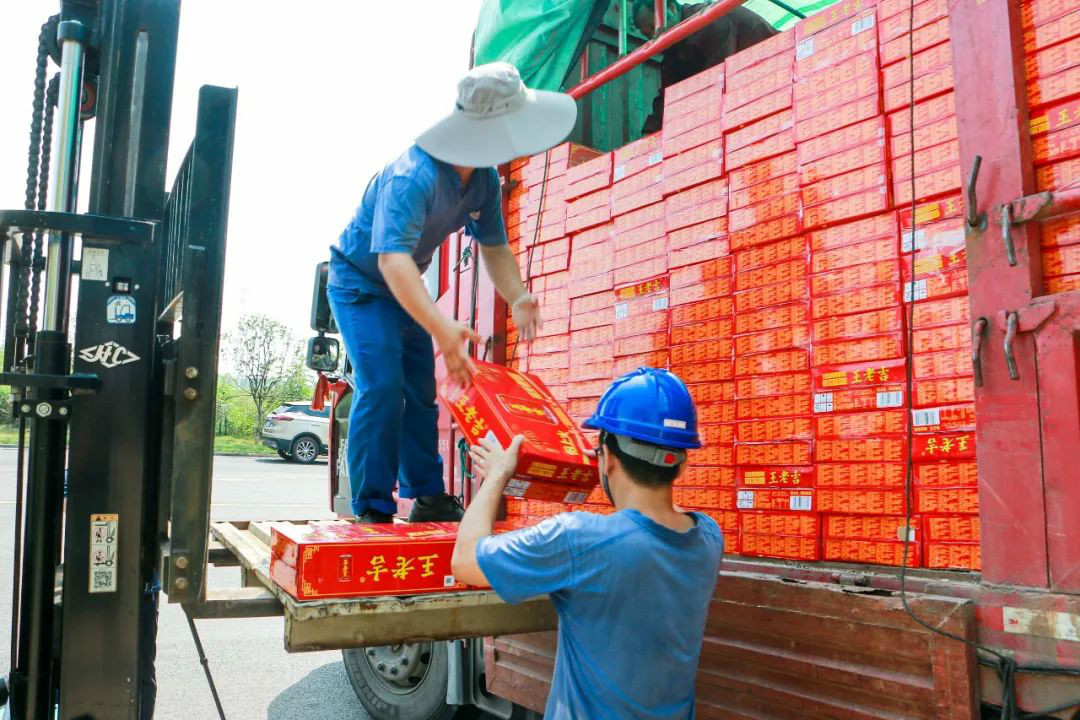 情系职工送清凉，殷切关怀鼓干劲——胜游网电脑版_胜游(中国)智能开展夏季送清凉活动