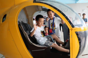 胜游网电脑版_胜游(中国)航空签约湖南航空技校，走校企融合发展道路