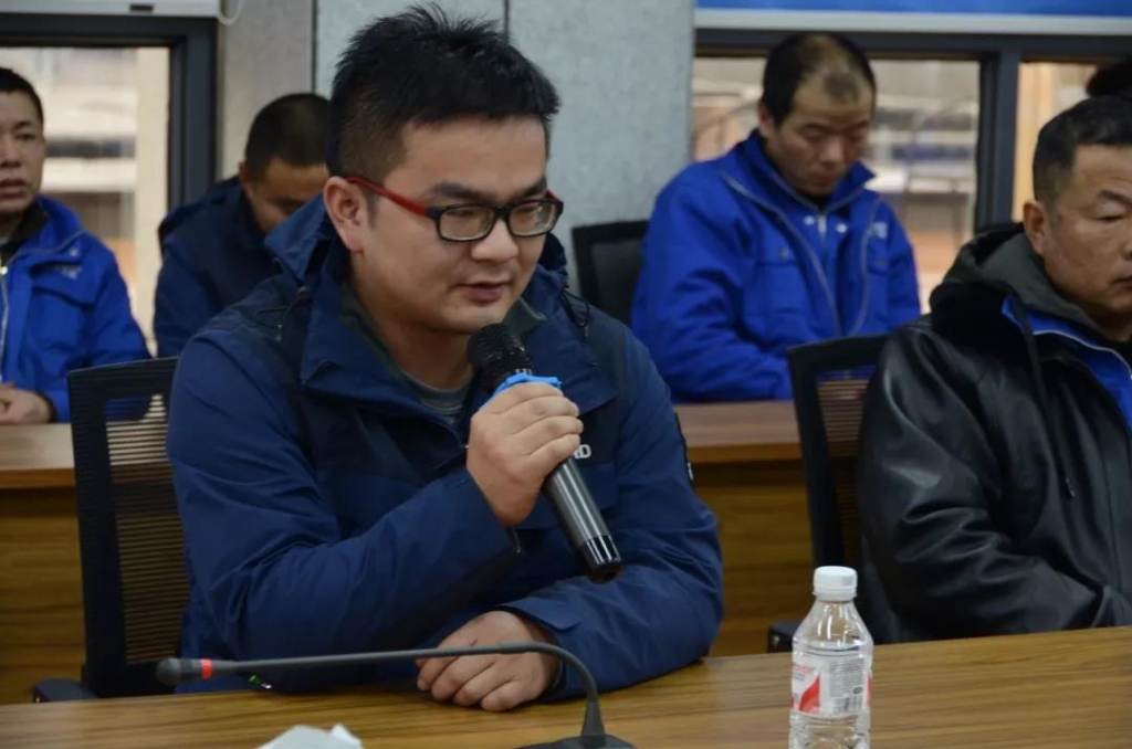 胜游网电脑版_胜游(中国)智能召开春节困难职工座谈会