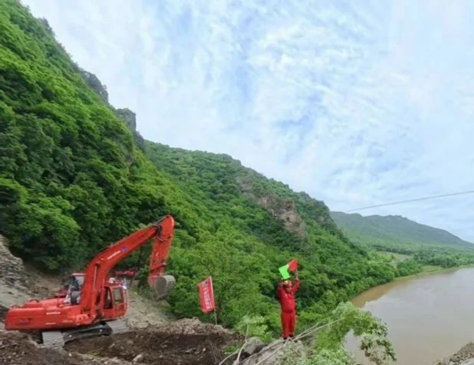 硬核破解“最后一公里”难题，胜游网电脑版_胜游(中国)智能应急救援设备助力“应急使命·2025”演习！